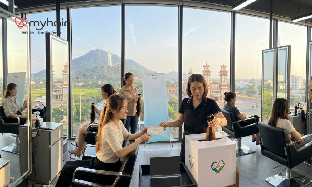 Hiến tóc ở Tây Ninh: Gửi bưu điện thế nào đúng