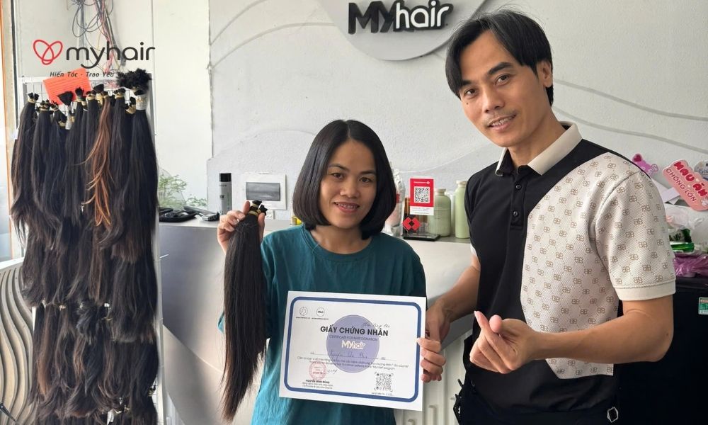 Khoảnh khắc cắt tóc không giống một lần cắt tóc bình thường