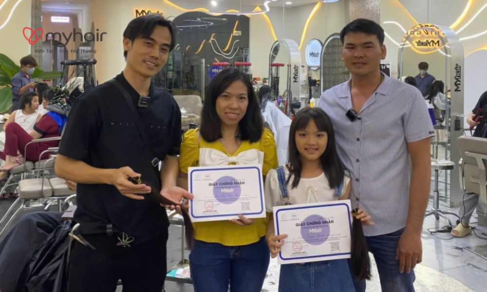 Người phụ nữ trẻ tham gia hiến tóc ở Bạc Liêu đầy ý nghĩa
