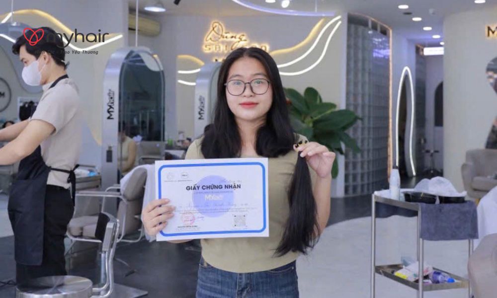 Một mái tóc được gửi đi cùng những điều tốt đẹp từ hiến tóc ở Bến Tre