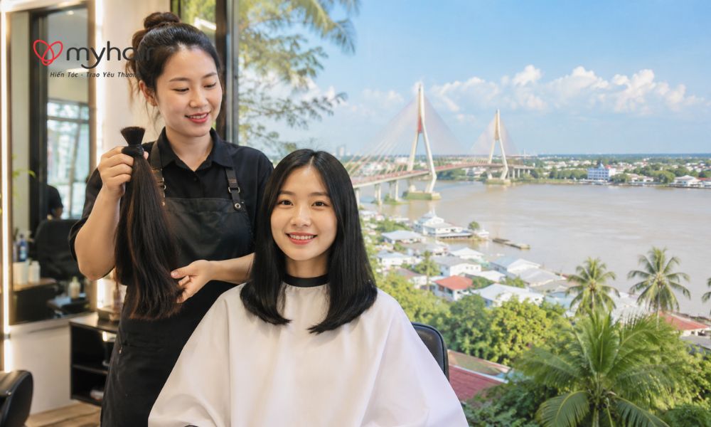 Hình ảnh hiến tóc ở Tiền Giang mang cảm giác nhẹ nhàng và chữa lành