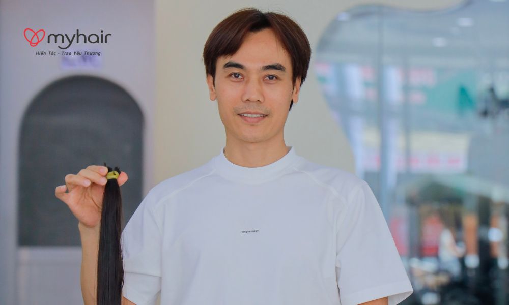 Hiến tóc ở Kom Tum với mái tóc dài được cắt để trao tặng