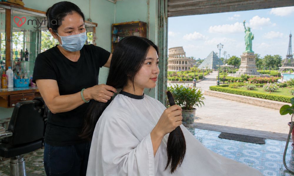 Hiến tóc ở Long An