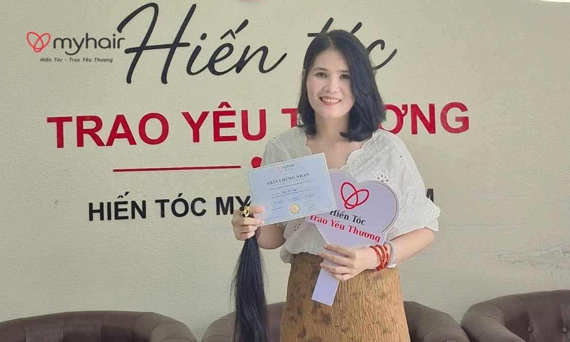 Một mái tóc được trao đi trong hành trình hiến tóc ở Kiên Giang đầy ý nghĩa